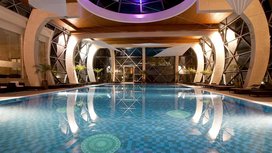 Schwimmbad in einem Hotel